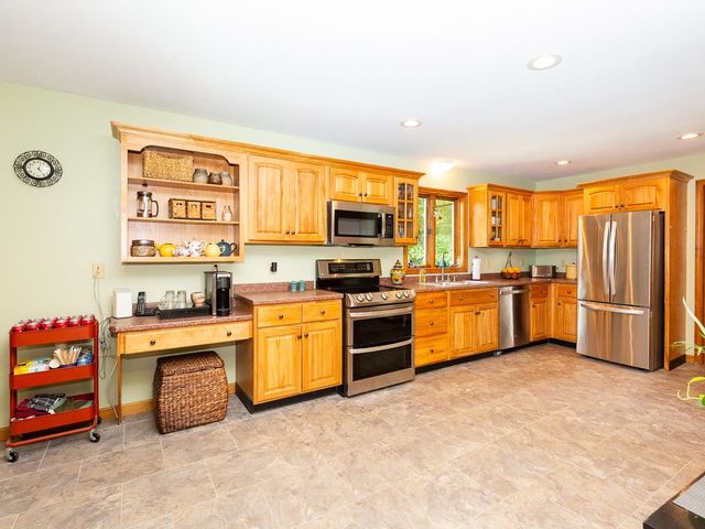 6 Tamarack Road, Plaistow, NH 03865