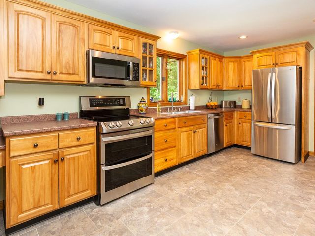 6 Tamarack Road, Plaistow, NH 03865
