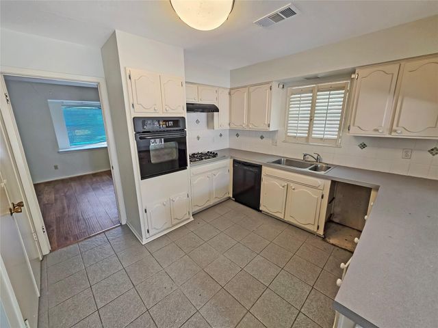 10806 Inwood Drive, Houston, TX 77042