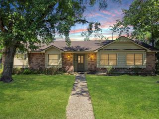 10806 Inwood Drive, Houston, TX 77042