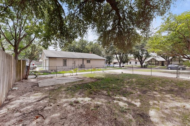 433 Solitude Drive, Garland, TX 75043