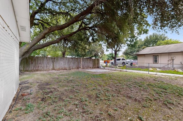 433 Solitude Drive, Garland, TX 75043