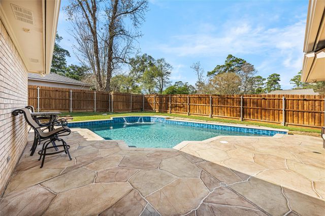 3243 Canterbury Lane, Montgomery, TX 77356