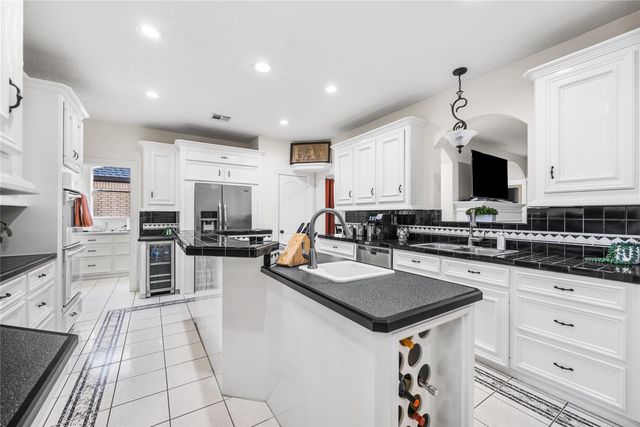 3243 Canterbury Lane, Montgomery, TX 77356