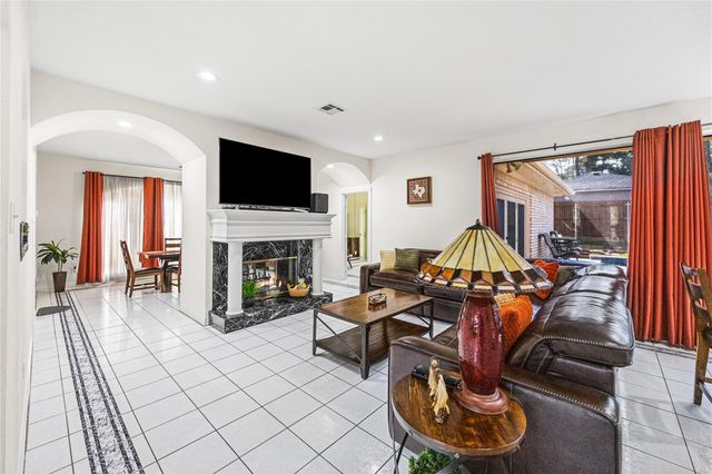 3243 Canterbury Lane, Montgomery, TX 77356