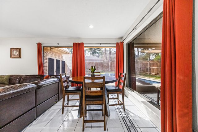 3243 Canterbury Lane, Montgomery, TX 77356