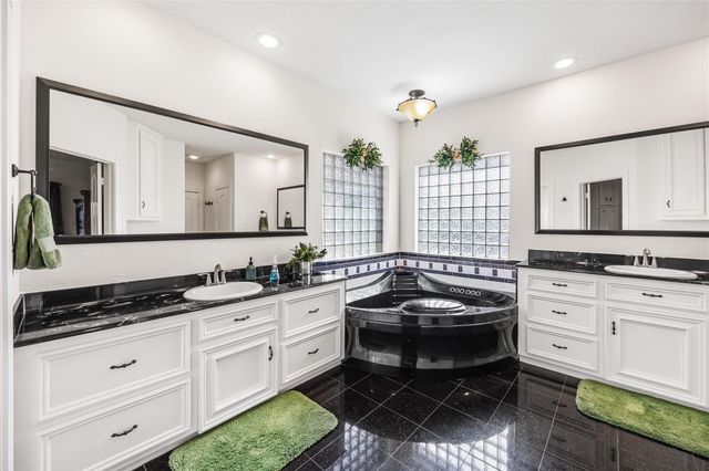 3243 Canterbury Lane, Montgomery, TX 77356