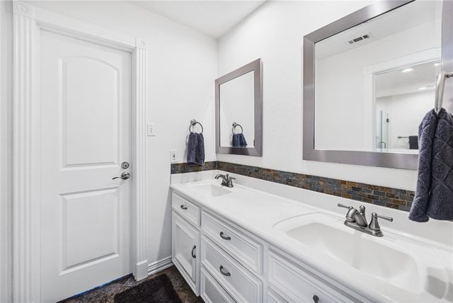 3243 Canterbury Lane, Montgomery, TX 77356