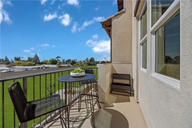 121 Evergreen Lane, Claremont, CA 91711