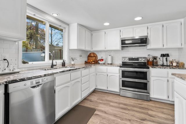 2738 Stonebrook Drive, Medford, OR 97504