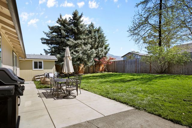2738 Stonebrook Drive, Medford, OR 97504