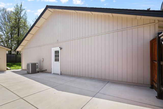 2738 Stonebrook Drive, Medford, OR 97504