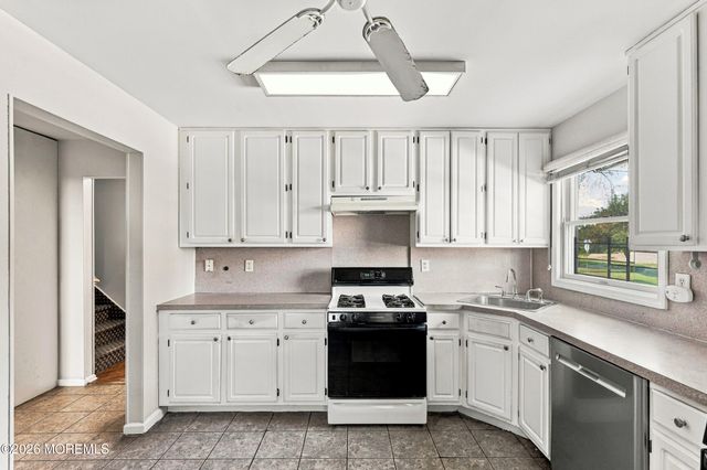 30 Kelm Woods Avenue, Lakewood, NJ 08701