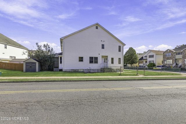 30 Kelm Woods Avenue, Lakewood, NJ 08701