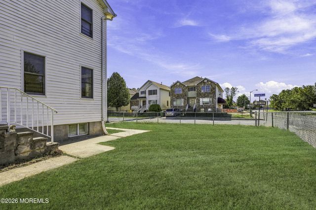 30 Kelm Woods Avenue, Lakewood, NJ 08701