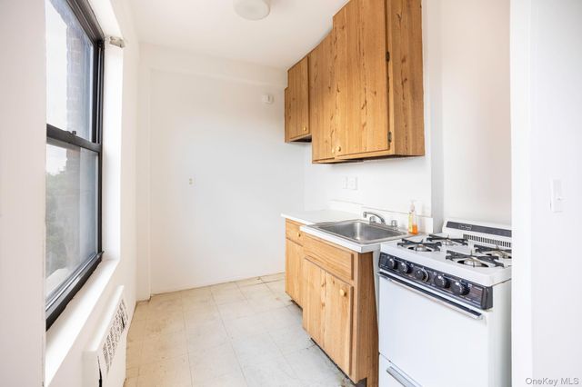 99-72 66 Road 7 O, Rego Park, NY 11374
