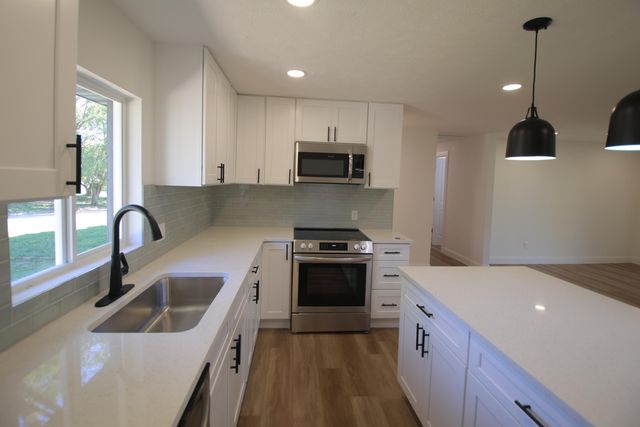 4959 S Mccann Avenue, Springfield, MO 65804