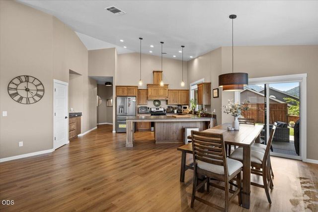 2391 Robertson Crest, Grants Pass, OR 97527