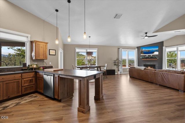 2391 Robertson Crest, Grants Pass, OR 97527