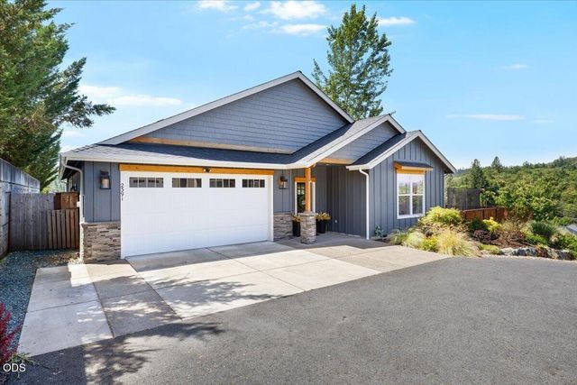2391 Robertson Crest, Grants Pass, OR 97527