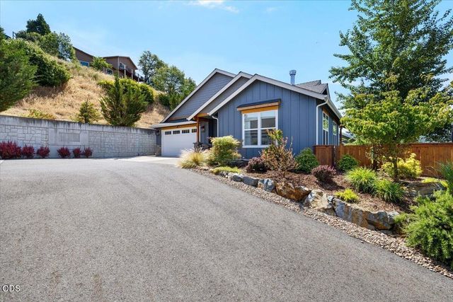 2391 Robertson Crest, Grants Pass, OR 97527