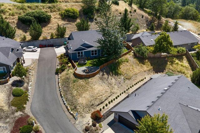 2391 Robertson Crest, Grants Pass, OR 97527