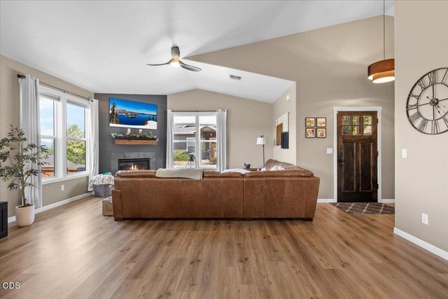 2391 Robertson Crest, Grants Pass, OR 97527
