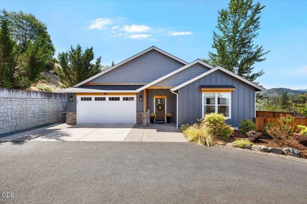 2391 Robertson Crest, Grants Pass, OR 97527