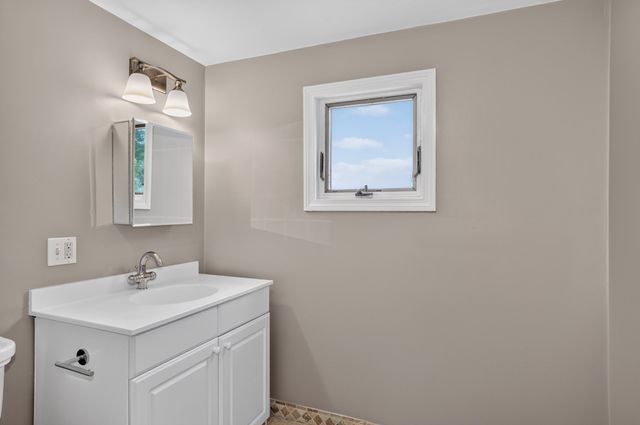 221 Fountain St, Framingham, MA 01702