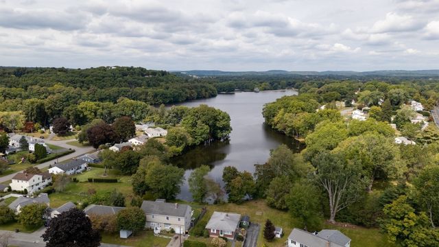 221 Fountain St, Framingham, MA 01702