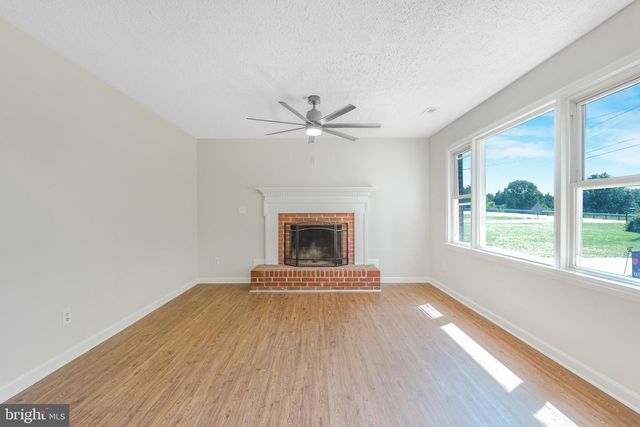 195 BEREA CHURCH RD, Fredericksburg, VA 22406