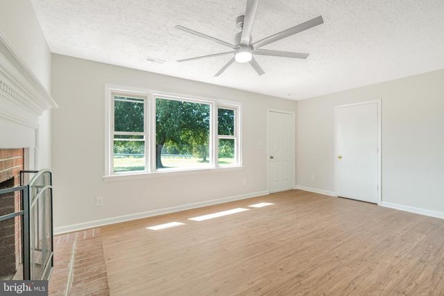 195 BEREA CHURCH RD, Fredericksburg, VA 22406