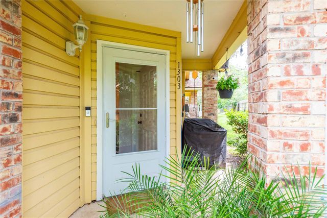 1601 Faro DR 1303, Austin, TX 78741