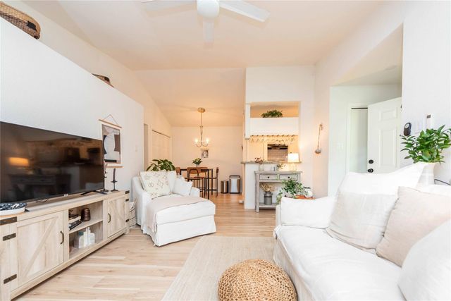 1601 Faro DR 1303, Austin, TX 78741