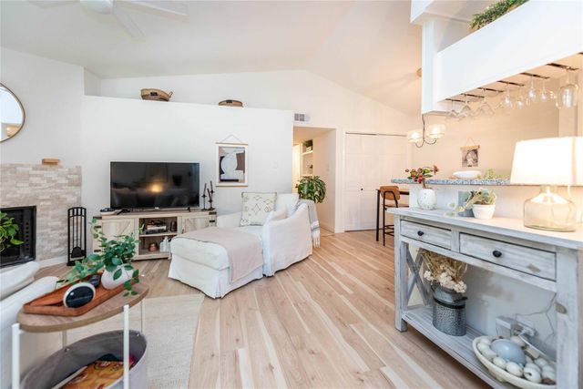 1601 Faro DR 1303, Austin, TX 78741