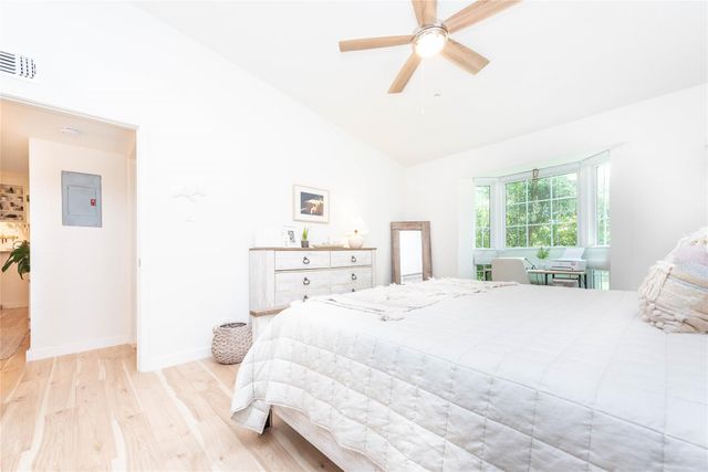 1601 Faro DR 1303, Austin, TX 78741