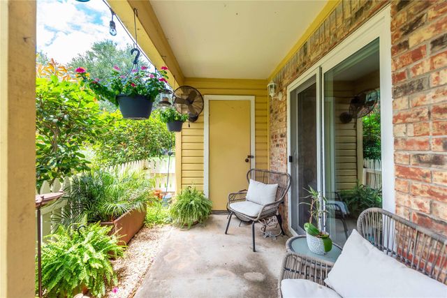 1601 Faro DR 1303, Austin, TX 78741