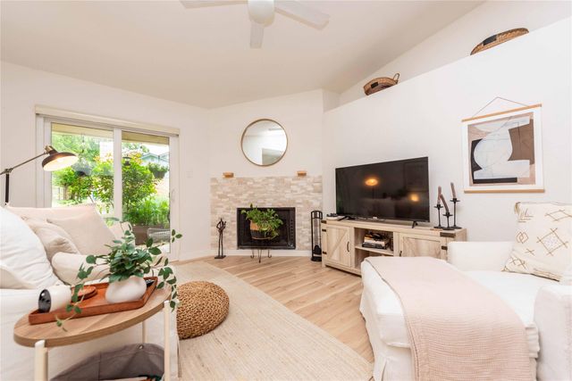 1601 Faro DR 1303, Austin, TX 78741