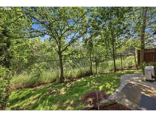 2121 W 15TH Ct, Eugene, OR 97402