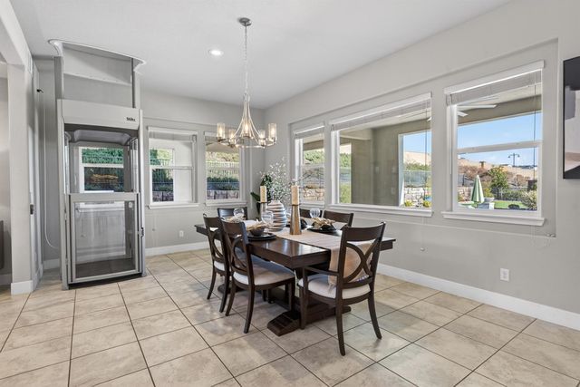 812 Fallen Log Ct, Rocklin, CA 95765