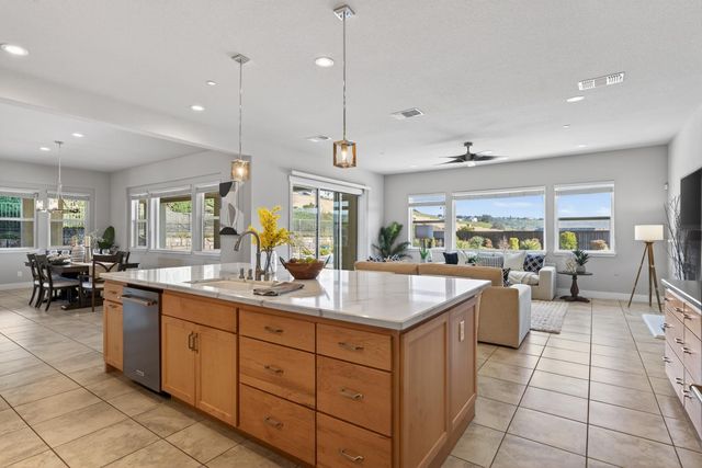 812 Fallen Log Ct, Rocklin, CA 95765