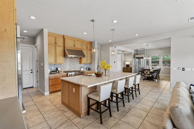 812 Fallen Log Ct, Rocklin, CA 95765