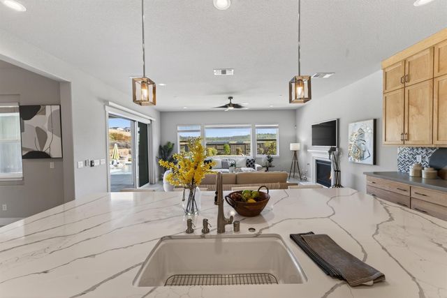 812 Fallen Log Ct, Rocklin, CA 95765