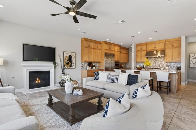 812 Fallen Log Ct, Rocklin, CA 95765