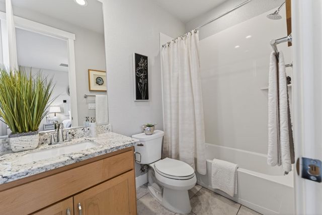 812 Fallen Log Ct, Rocklin, CA 95765