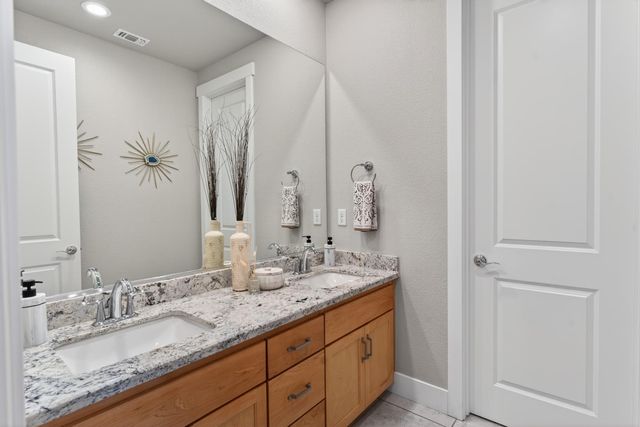 812 Fallen Log Ct, Rocklin, CA 95765