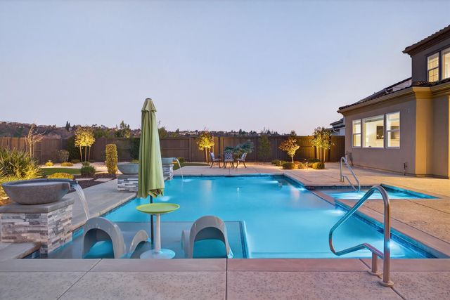 812 Fallen Log Ct, Rocklin, CA 95765