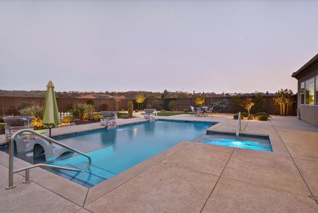 812 Fallen Log Ct, Rocklin, CA 95765