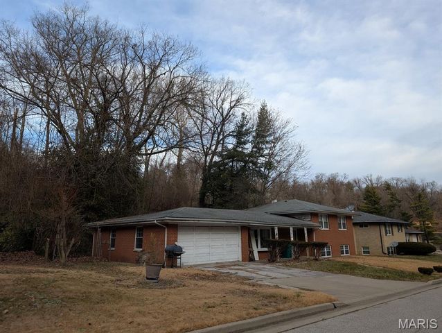 9002 De Boupre Street, East St Louis, IL 62203