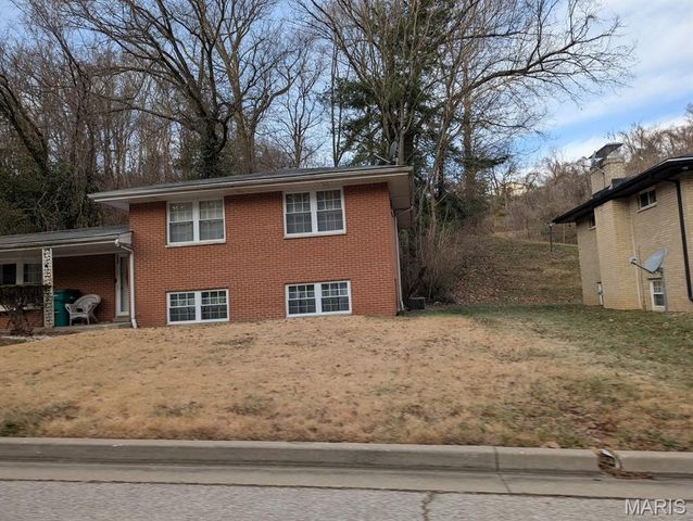 9002 De Boupre Street, East St Louis, IL 62203